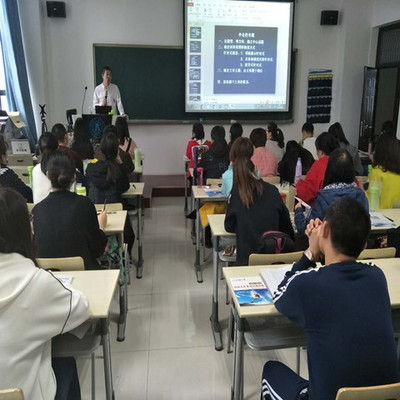 內(nèi)蒙古成公教育咨詢 點(diǎn)亮職業(yè)理想，助力公職夢(mèng)想